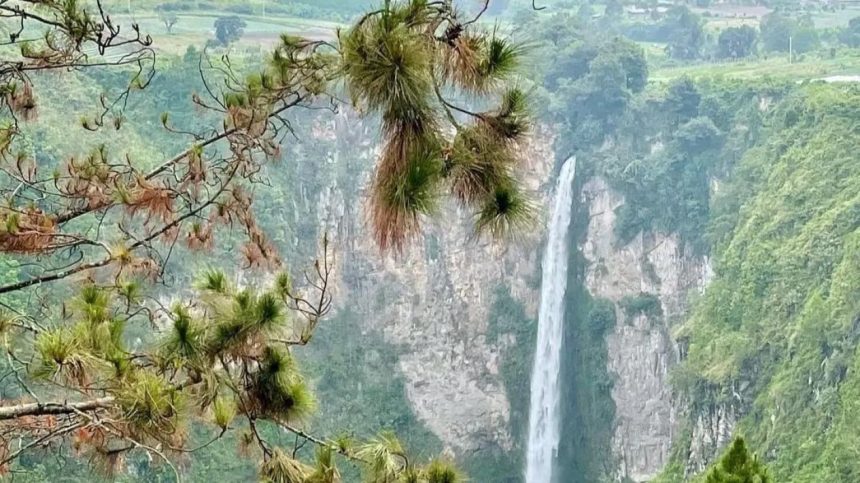 Air Terjun Sipiso Piso dan Hotel Menarik di Sekitarnya