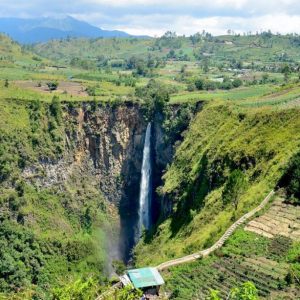 Asal usul air terjun sipiso piso yang menakjubkan Asal usul air terjun sipiso piso yang menakjubkan