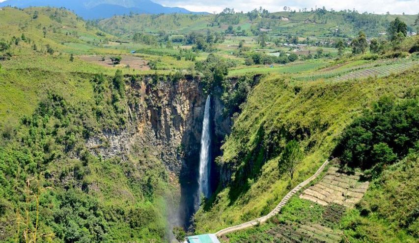 Asal usul air terjun sipiso piso yang menakjubkan