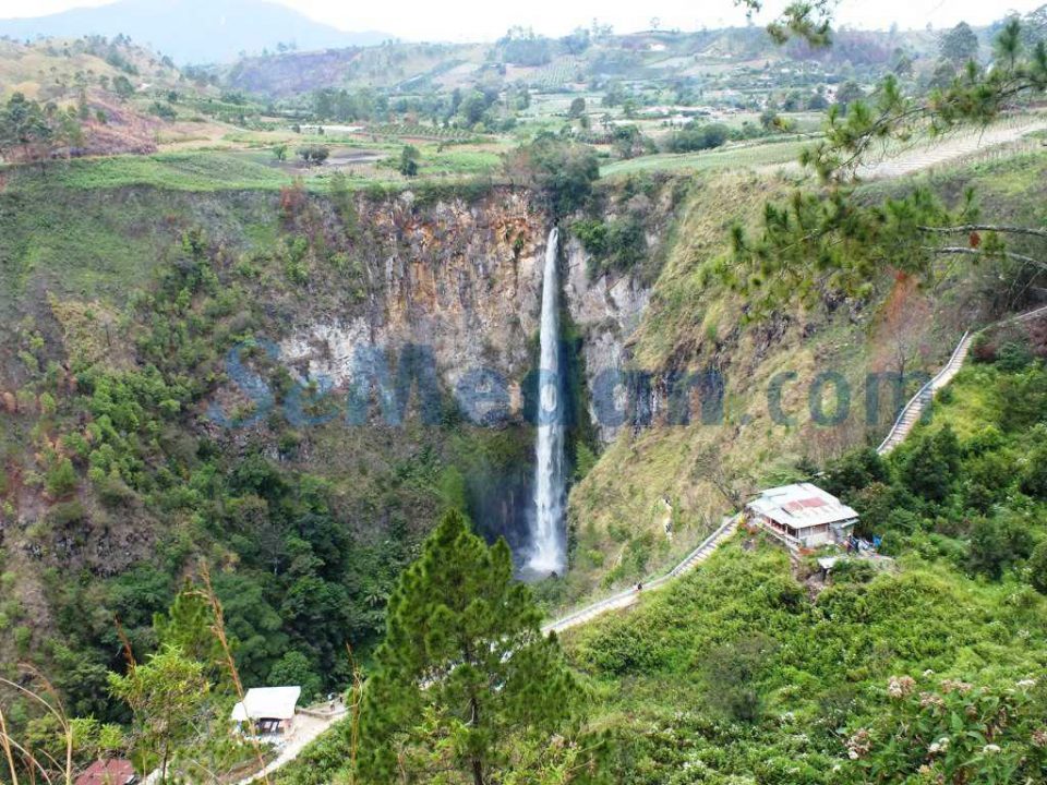 īAirī īTerjunī īSipisoī-īPisoī: Daya Tarik, Lokasi, dan Info Lainnya īAirī īTerjunī īSipisoī-īPisoī: Daya Tarik, Lokasi, dan Info Lainnya