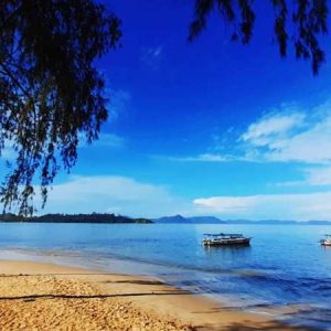 Pantai Pandan Surga Tersembunyi di Indonesia Pantai Pandan Surga Tersembunyi di Indonesia