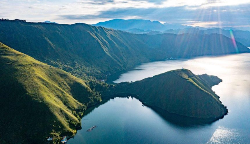 Keindahan Danau Toba yang Menakjubkan dan Memikat Keindahan Danau Toba yang Menakjubkan dan Memikat