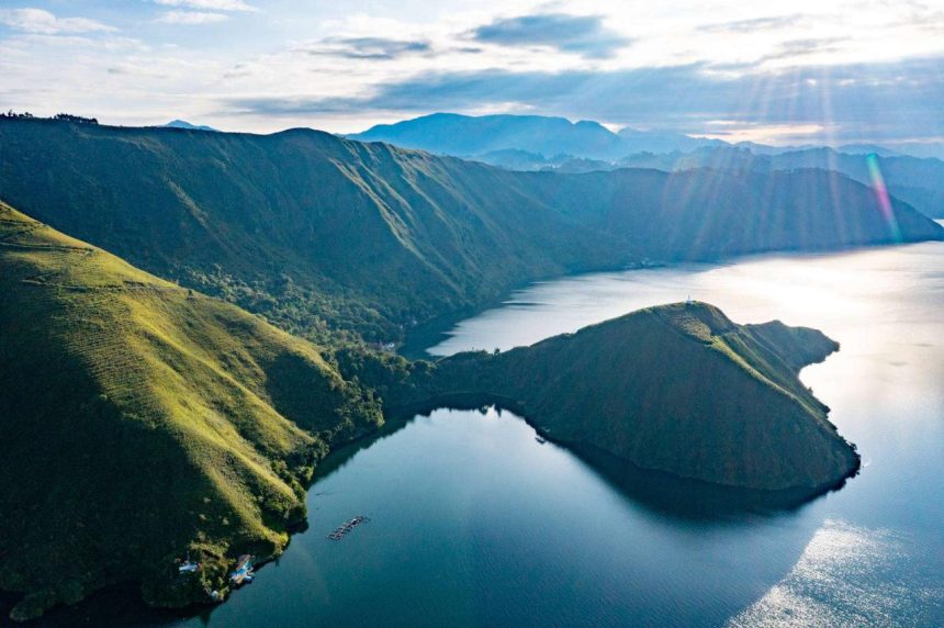 Keindahan Danau Toba yang Menakjubkan dan Memikat Keindahan Danau Toba yang Menakjubkan dan Memikat