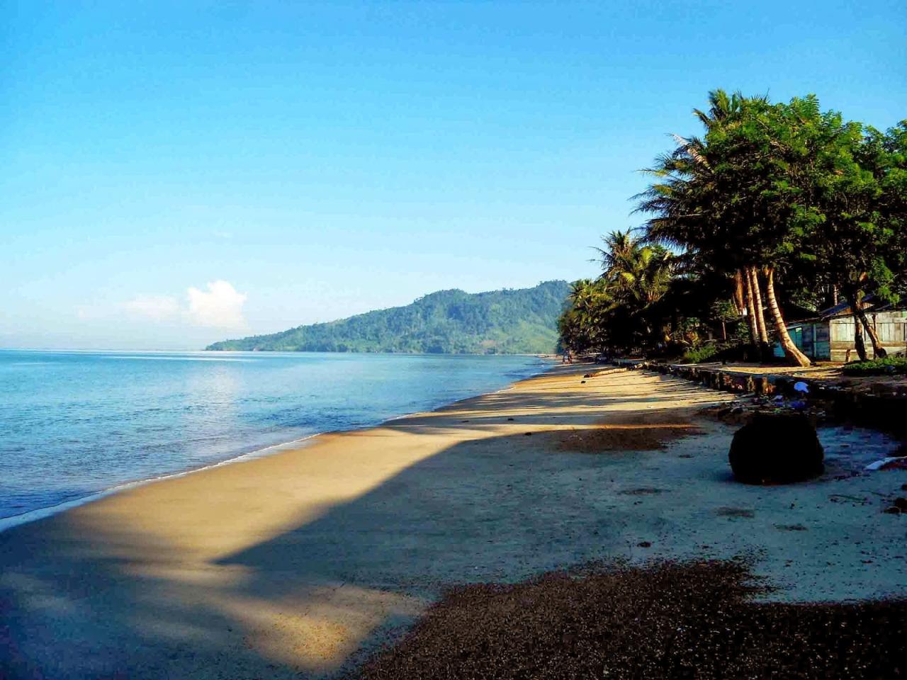 Pesona Pantai Pandanan, Surga Bagi Penikmat Pantai Pesona Pantai Pandanan, Surga Bagi Penikmat Pantai